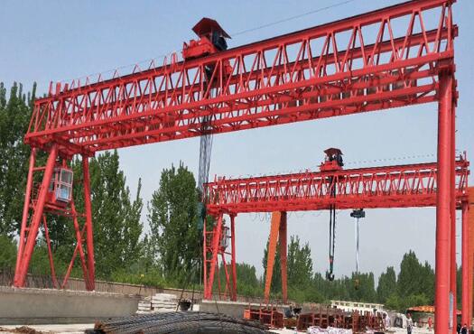 提梁机上方的吊杆装置，单杆和双杆有什么作用？