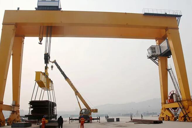 双梁吊钩门式樱桃视频色版机港口使用 双梁吊钩门式樱桃视频色版机港口使用