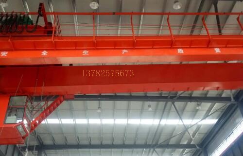 高架路轨道上的电缆桥架型樱桃视频色版设备——桥式樱桃视频色版机