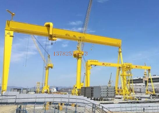 造船厂的巨型樱桃视频官网为何两条腿不一样？