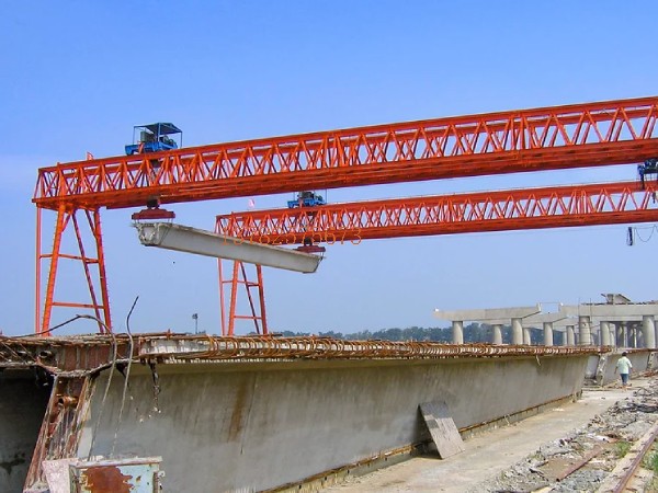 樱桃视频官网门式樱桃视频色版机起升和降落的规范有哪些？